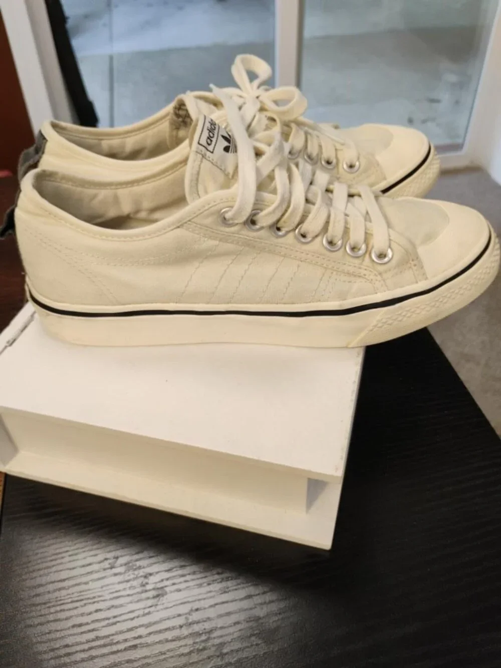Adidas Nizza Women’s 8.5 Off White Canvas Low Top Sneakers GX2432
